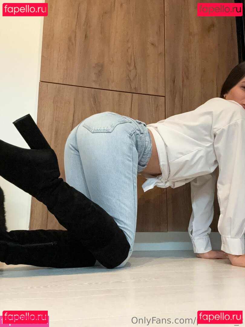 phibieee_c / phoeeebbee Onlyfans Photo Gallery 