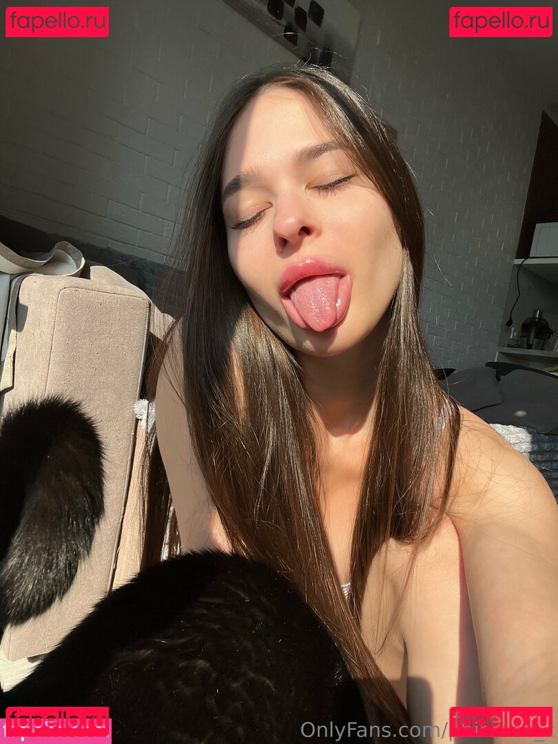 phibieee_c / phoeeebbee Onlyfans Photo Gallery 