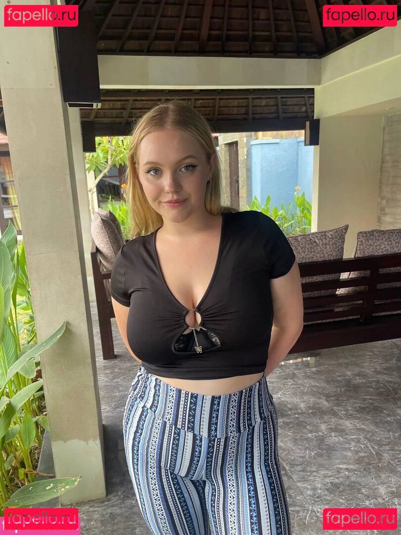 Innocentsophia Nude Onlyfans Photo 17