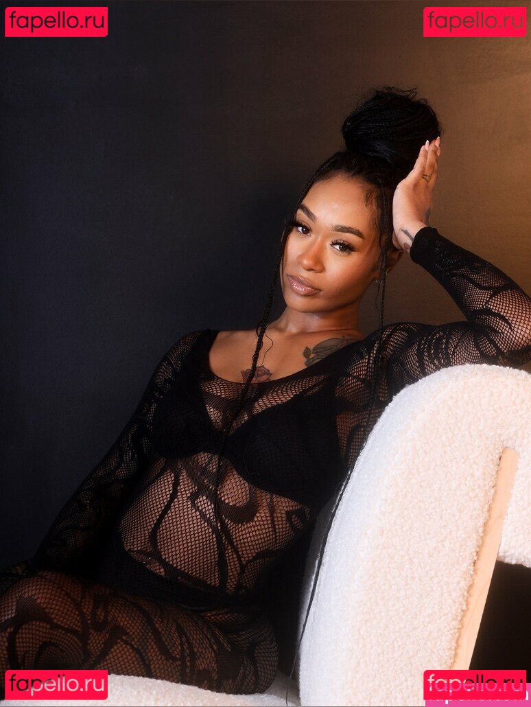 Malayiahk Nude Onlyfans Photo 17