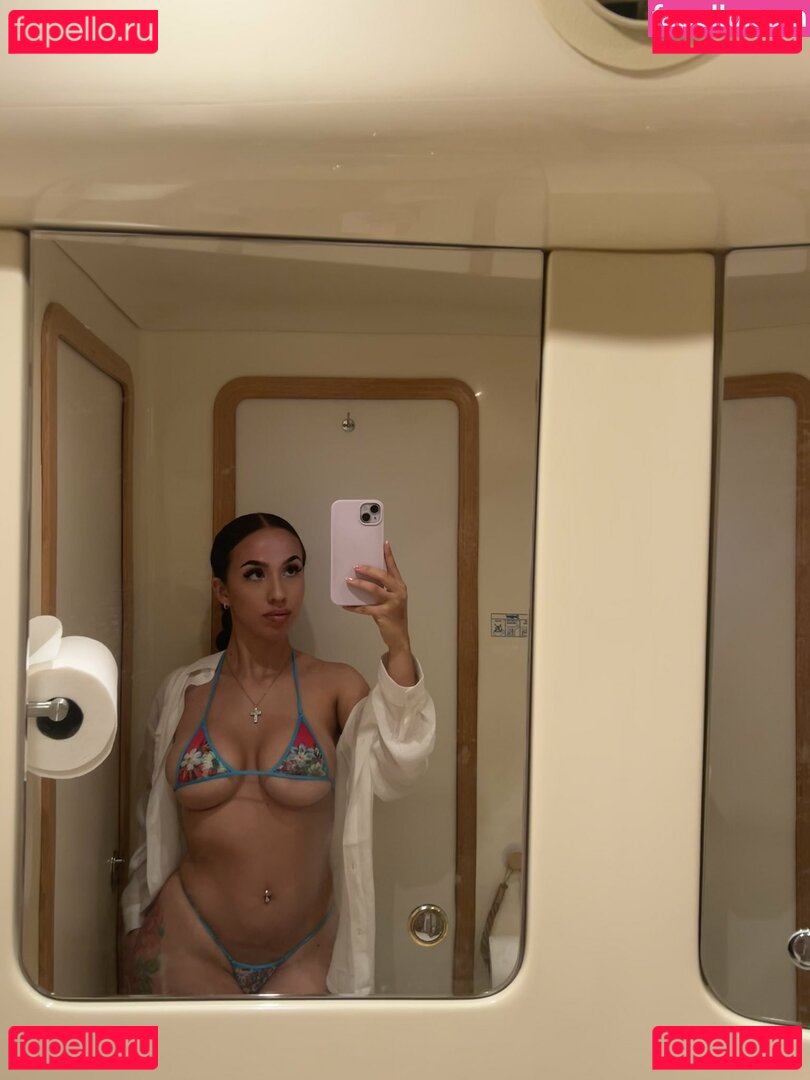 glogirlpao / paolanikolee / paonikolee Onlyfans Photo Gallery 