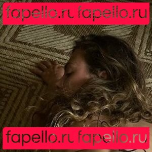 Laurel Moyer / runningprinc3ss / runningprincess Onlyfans Photo Gallery 