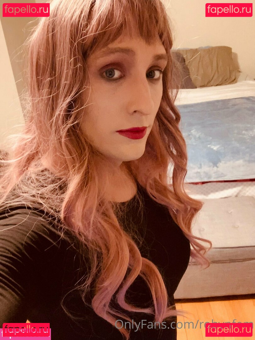 robin.fynn / robynfem Onlyfans Photo Gallery 