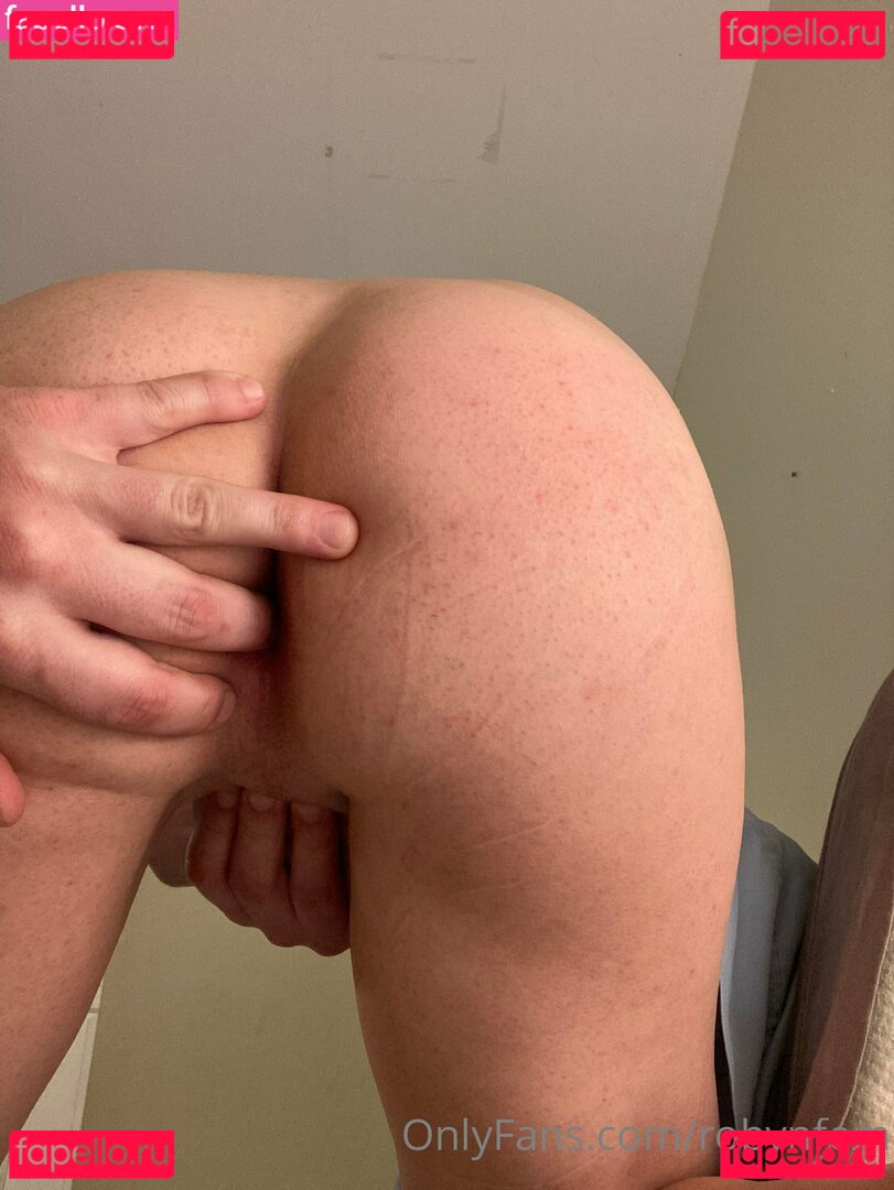 robin.fynn / robynfem Onlyfans Photo Gallery 