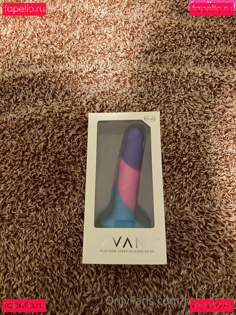 robin.fynn / robynfem Onlyfans Photo Gallery 