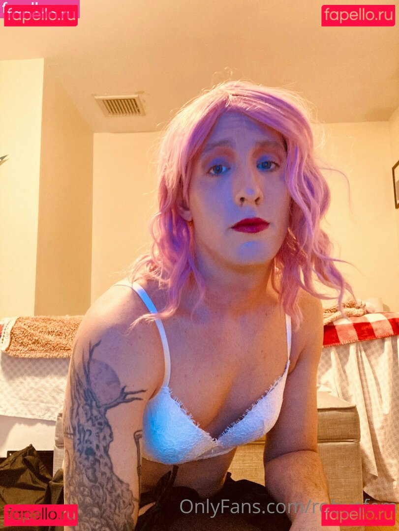 robin.fynn / robynfem Onlyfans Photo Gallery 