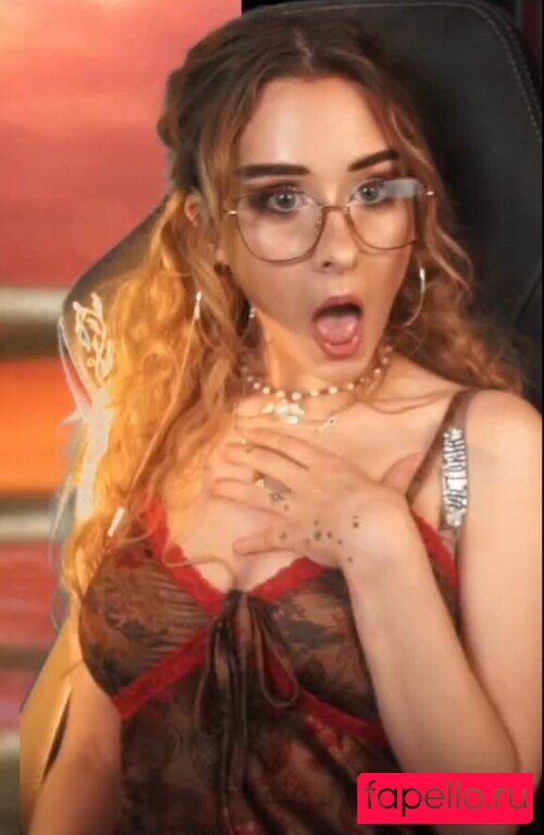 elina / elinatwitch Nude Onlyfans Photo 28