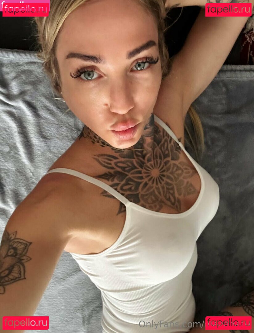 elenas_crib / elenascrib Onlyfans Photo Gallery 