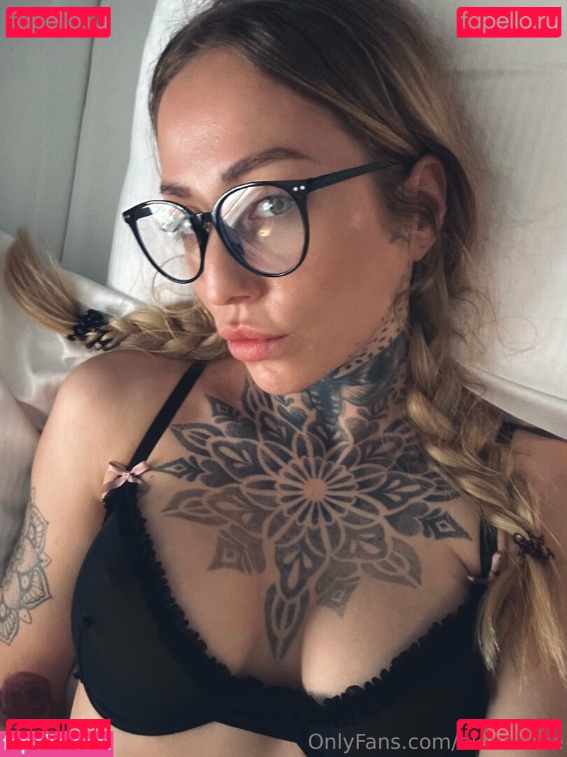 elenas_crib / elenascrib Onlyfans Photo Gallery 