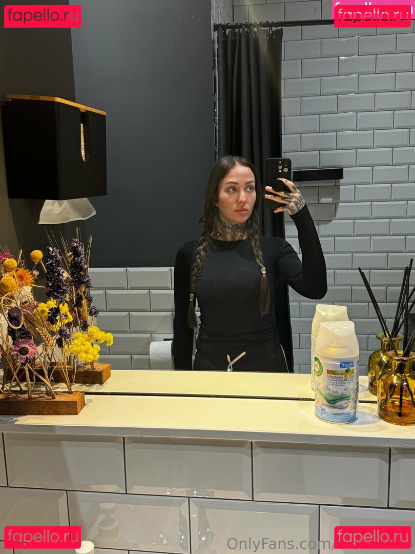 elenas_crib / elenascrib Onlyfans Photo Gallery 