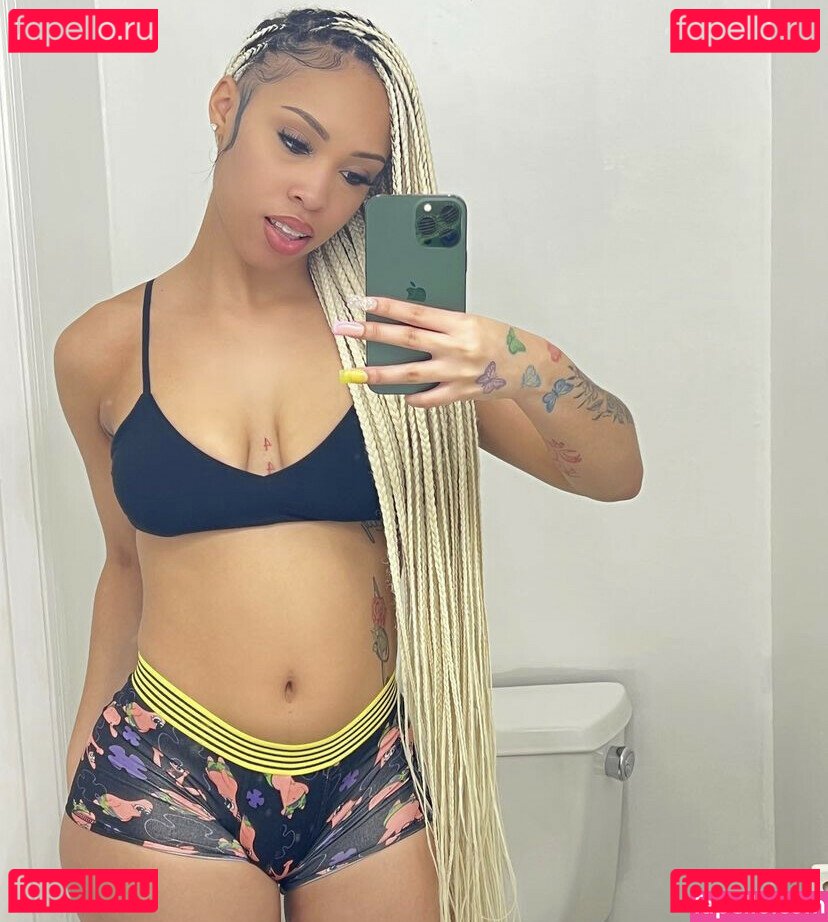 AMOURVANILLA / Theyluvnilla / van1llabeam Onlyfans Photo Gallery 