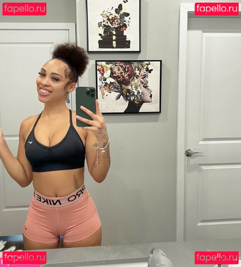 AMOURVANILLA / Theyluvnilla / van1llabeam Onlyfans Photo Gallery 