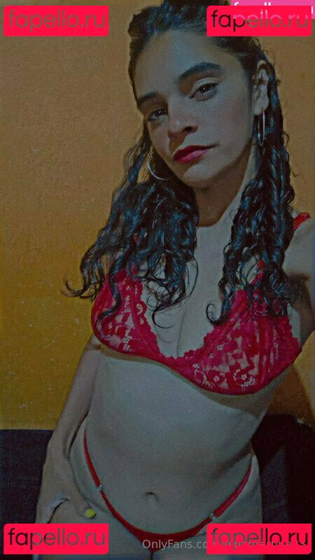 ninamartin23 / ninamartine23 Onlyfans Photo Gallery 