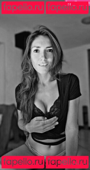 ninamartin23 / ninamartine23 Onlyfans Photo Gallery 