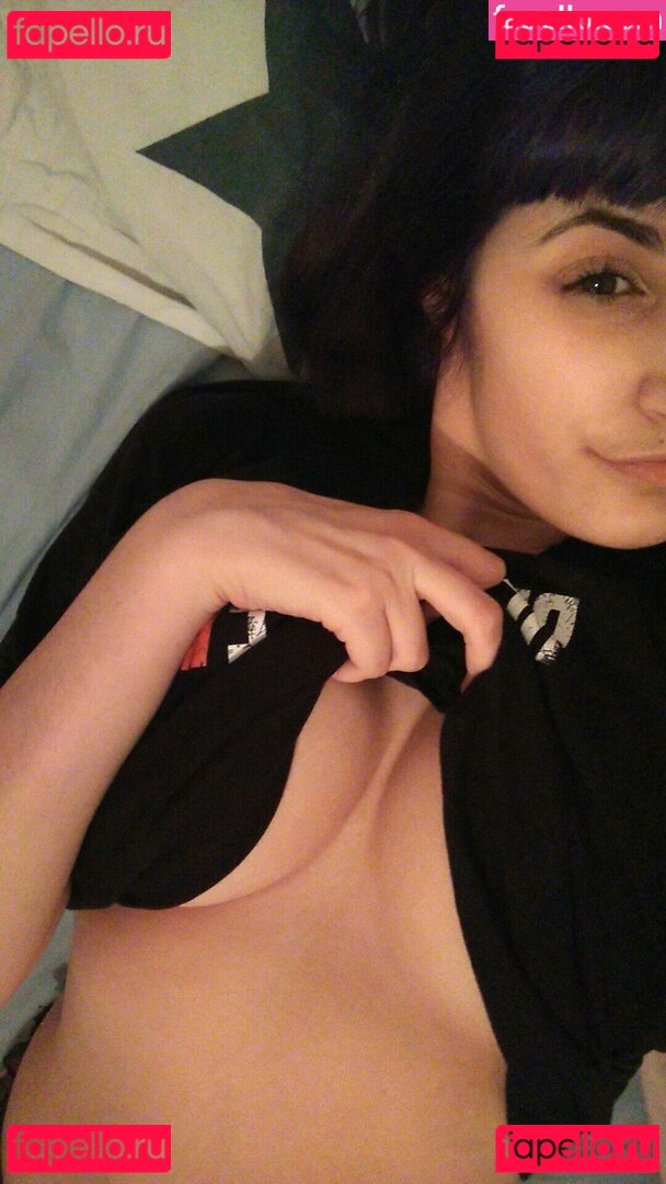 olivecomics / oliviarty / oliviatalar Onlyfans Photo Gallery 