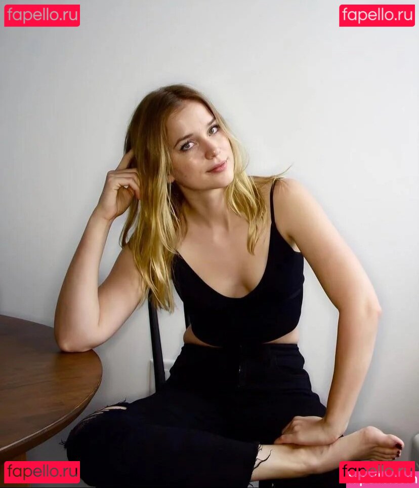 Elizabeth Lail / elizabethdlail / elizabethlail Onlyfans Photo Gallery 