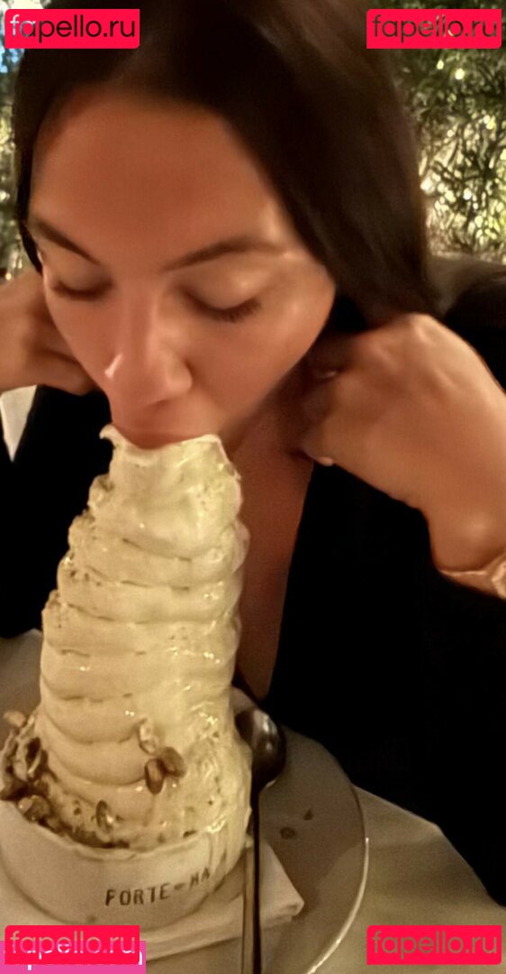 Celina Smith / Celinasmith / celbelly / itscelinasmith / itscelsmith Onlyfans Photo Gallery 