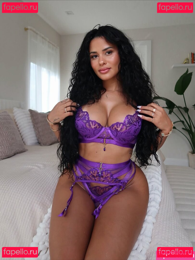 Katya Elise Henry / katyaelisehenry Onlyfans Photo Gallery 
