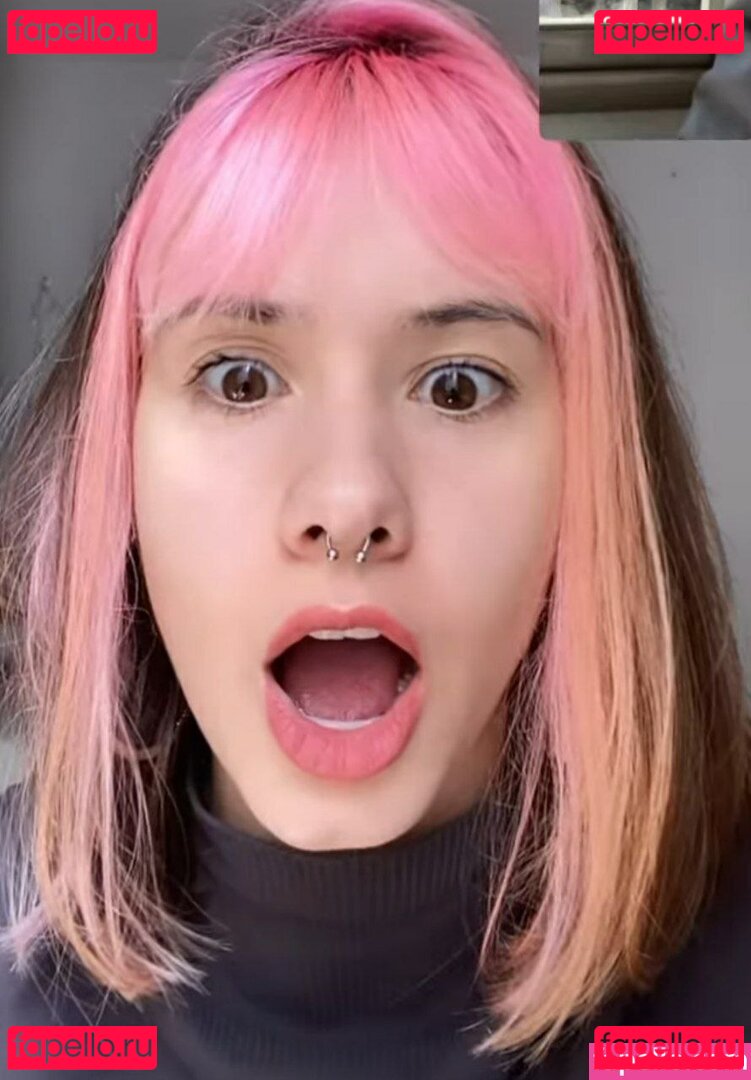 Juliakbarni / missmiapeaches Onlyfans Photo Gallery 