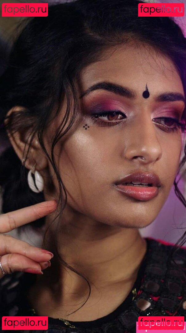 Mira Patel / mirapatelll Onlyfans Photo Gallery 