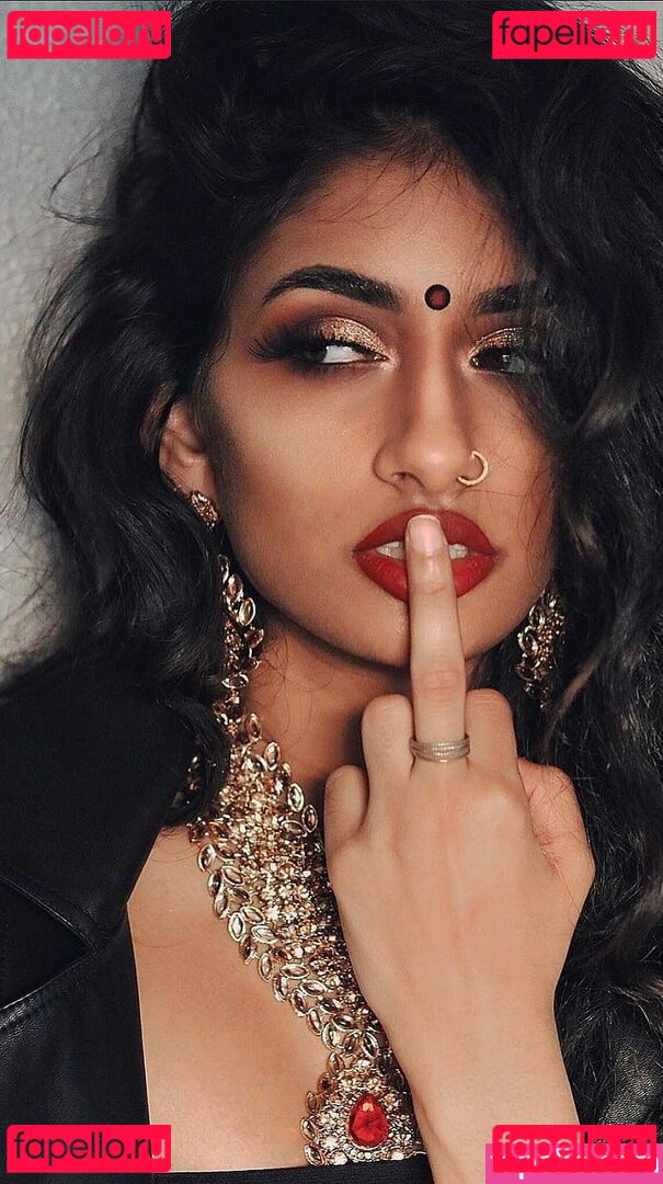 Mira Patel / mirapatelll Onlyfans Photo Gallery 