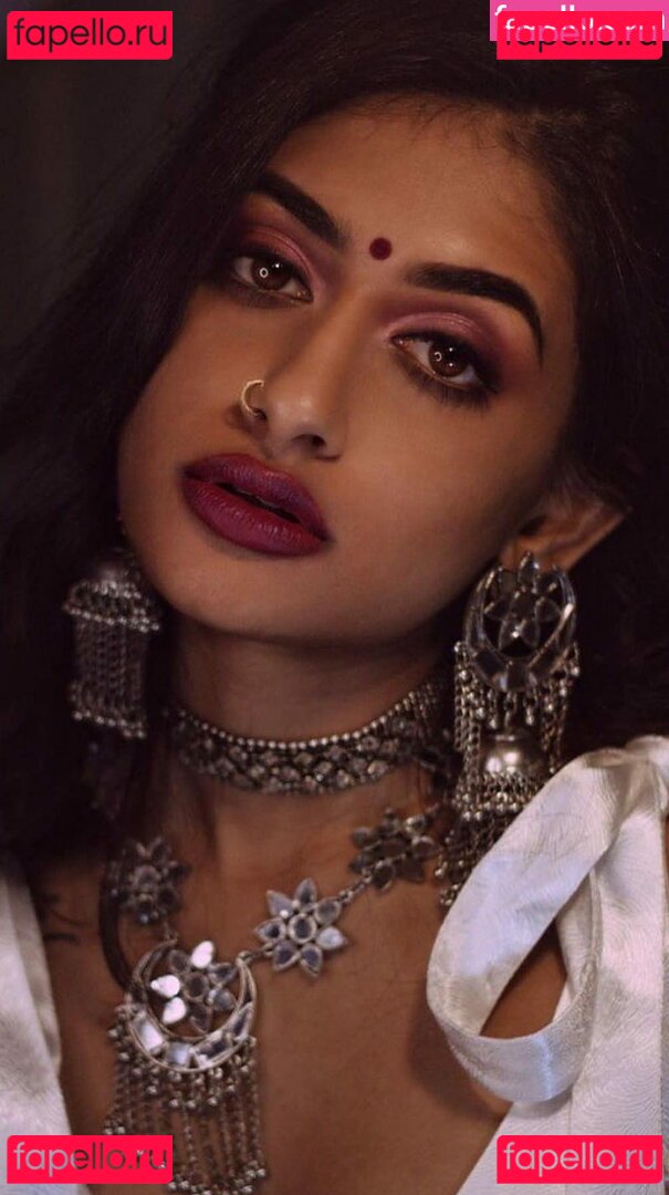 Mira Patel / mirapatelll Onlyfans Photo Gallery 