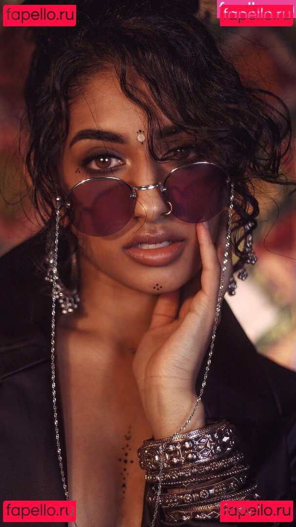 Mira Patel / mirapatelll Onlyfans Photo Gallery 