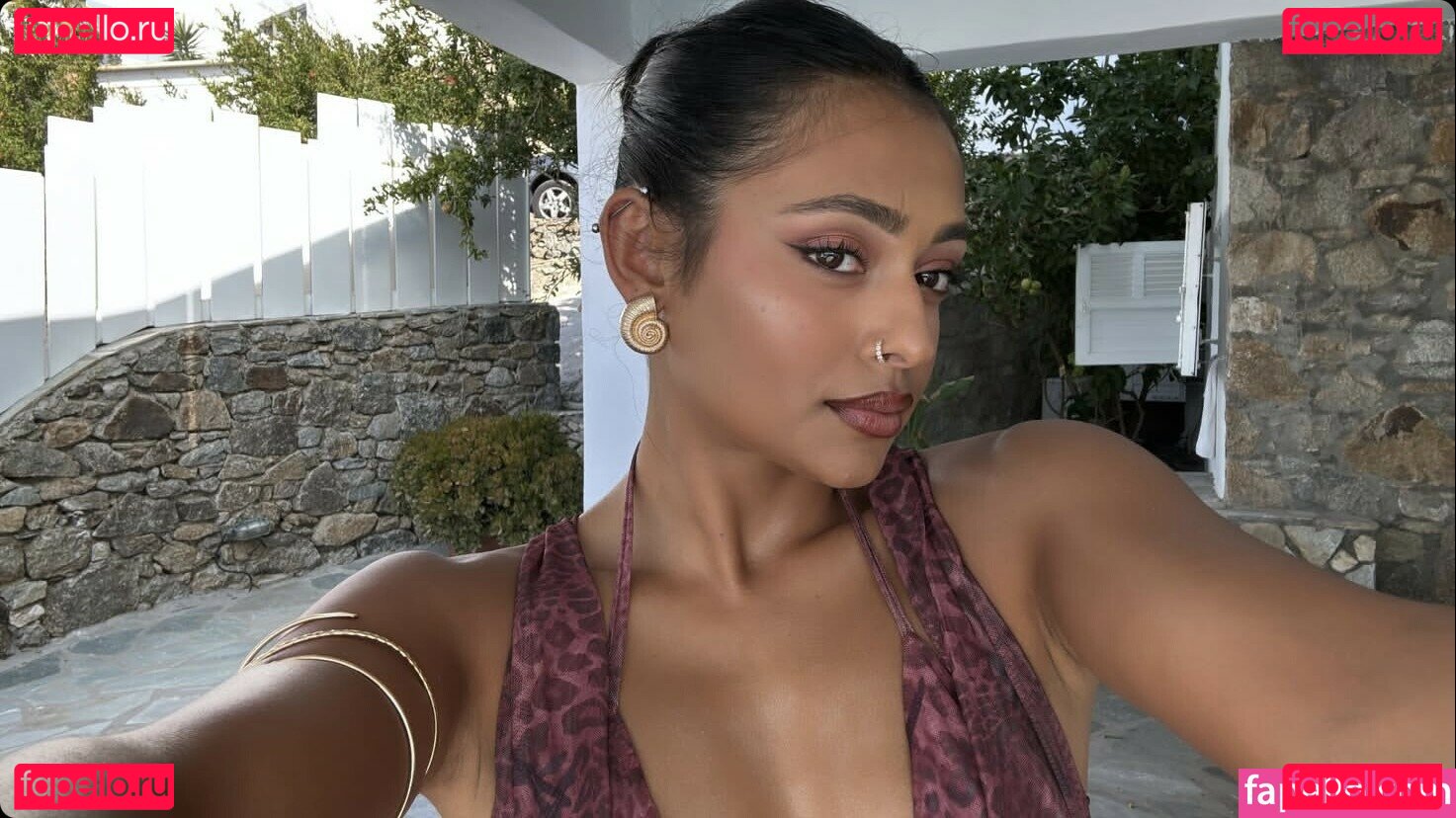 Mira Patel / mirapatelll Onlyfans Photo Gallery 