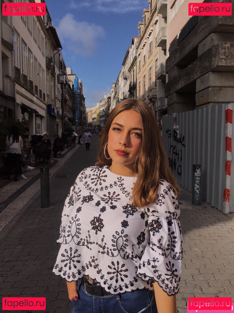 Rafaela Moutinho / https: / rafaelareismoutinho / rafaelareismoutinho ? Onlyfans Photo Gallery 