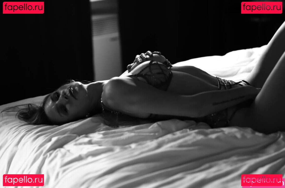 Scarletbitch / scarletbitch99 / sinako__ Onlyfans Photo Gallery 