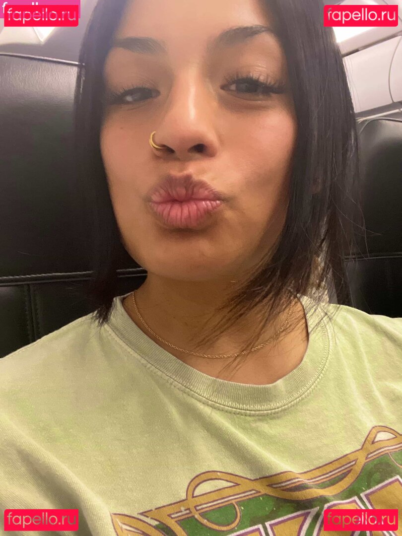 Karina Valentina / OfficialKarinaV / https: / karina.valentina / valentinakarina Onlyfans Photo Gallery 