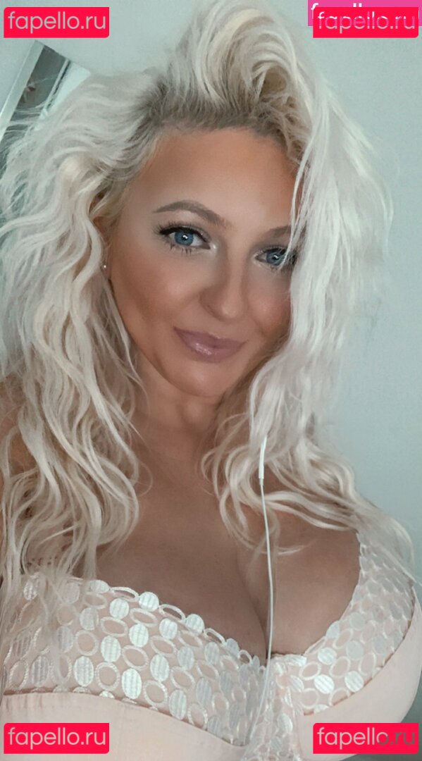 Noprobsju Nude Onlyfans Photo 17