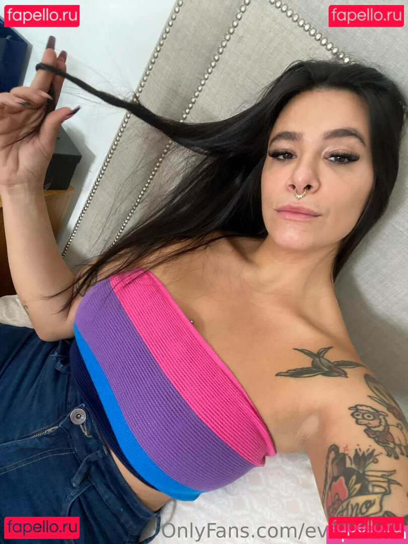 evaglitz / evainked Onlyfans Photo Gallery 