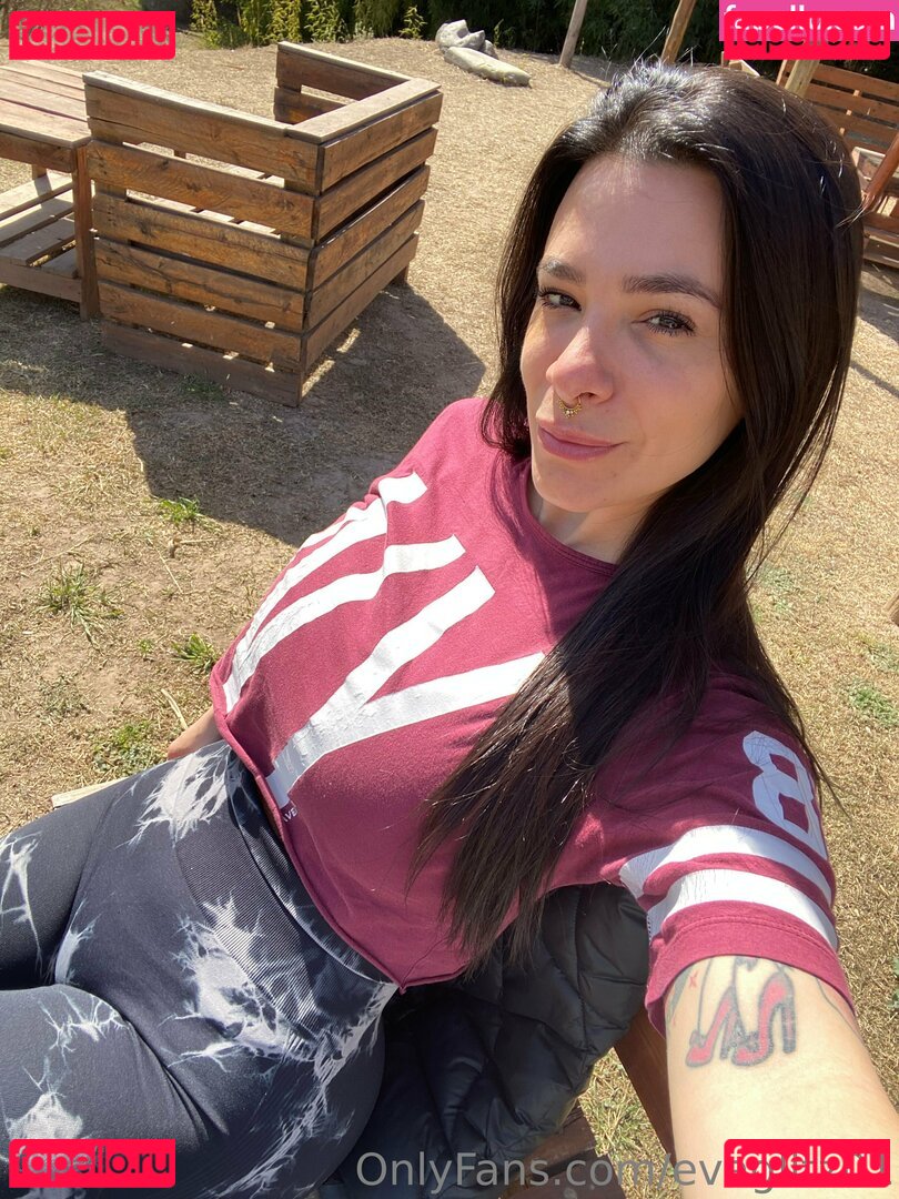 evaglitz / evainked Onlyfans Photo Gallery 