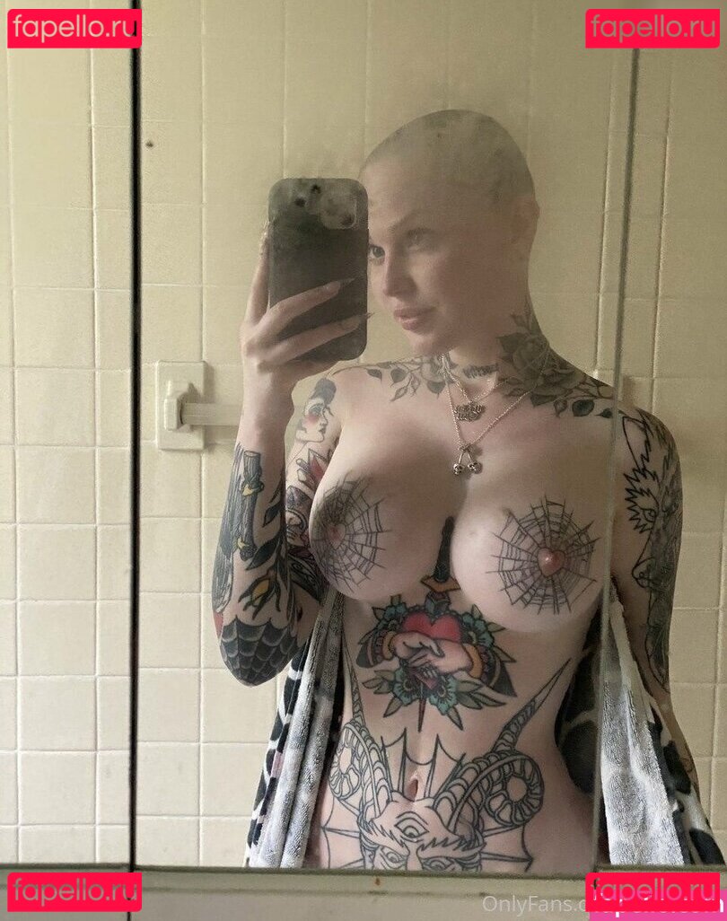 Emily Boring / embodoe Onlyfans Photo Gallery 