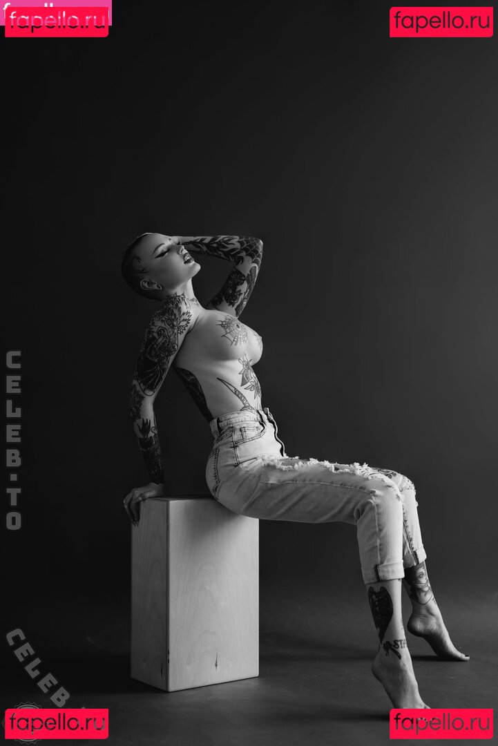 Emily Boring / embodoe Onlyfans Photo Gallery 