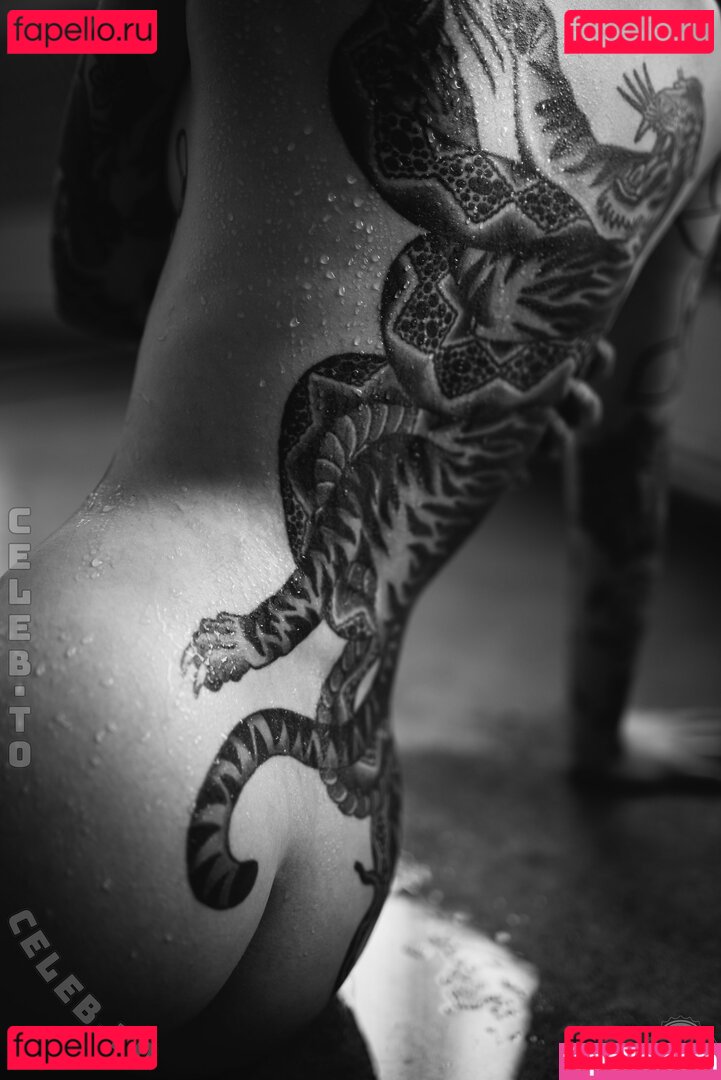 Emily Boring / embodoe Onlyfans Photo Gallery 