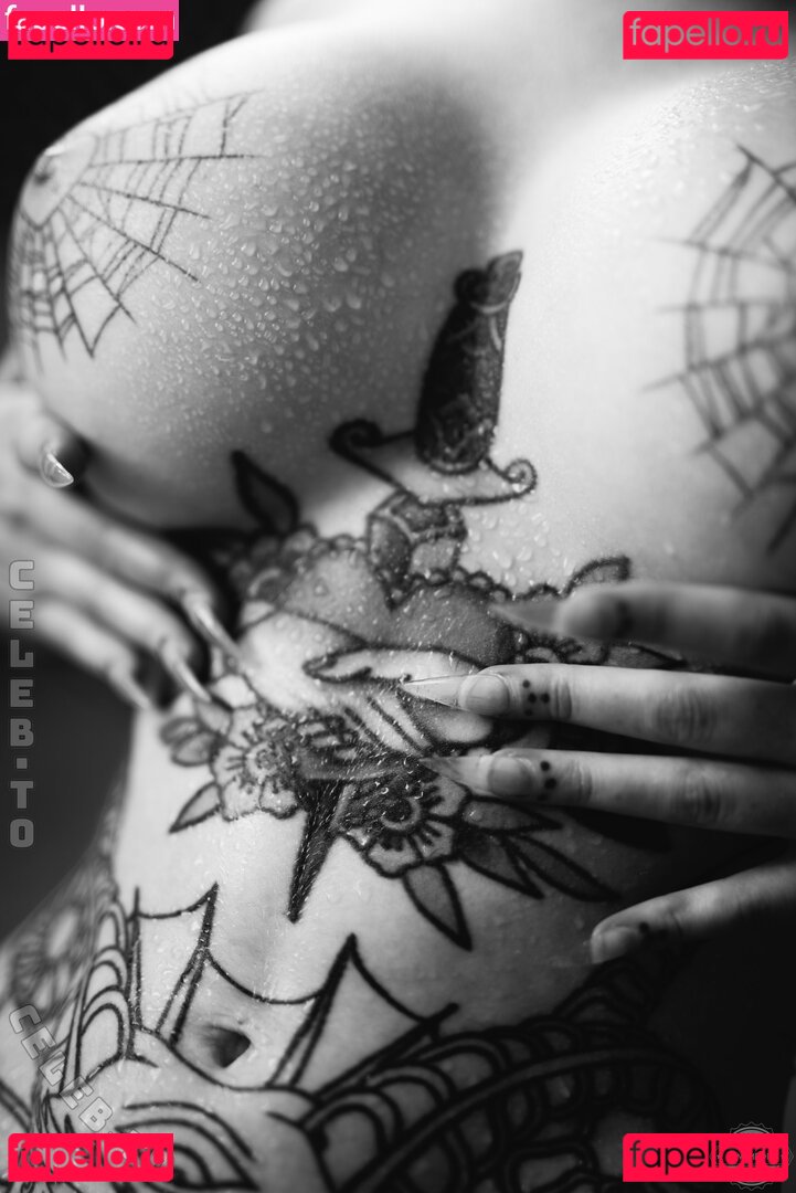 Emily Boring / embodoe Onlyfans Photo Gallery 