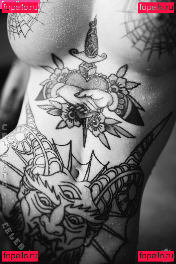 Emily Boring / embodoe Onlyfans Photo Gallery 