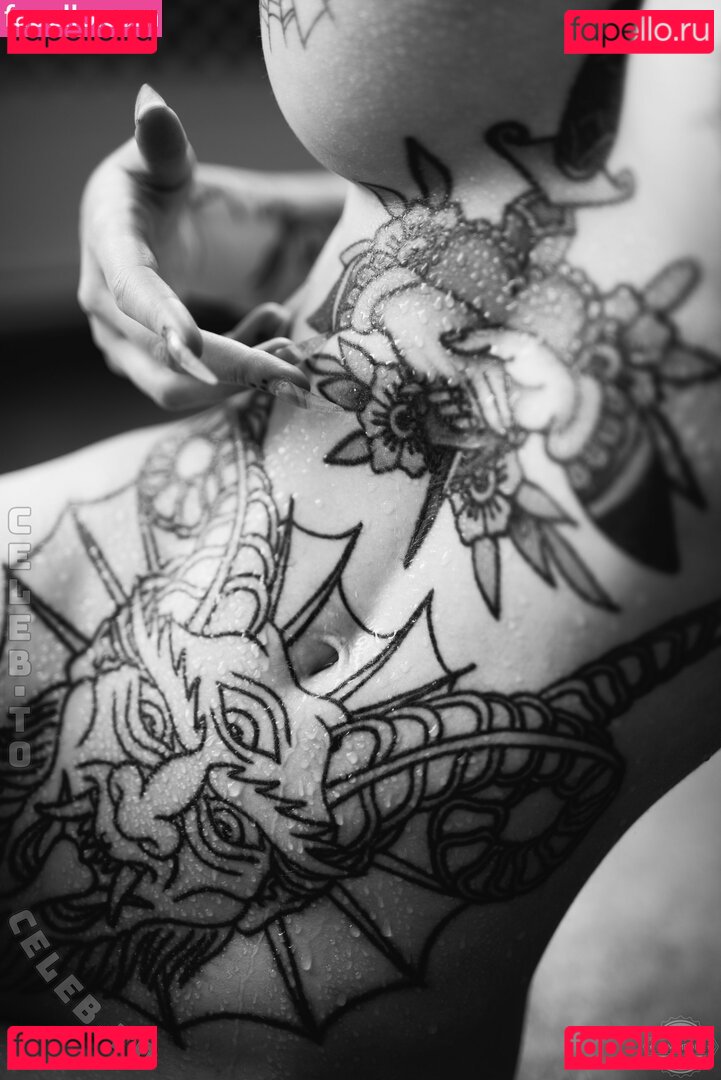 Emily Boring / embodoe Onlyfans Photo Gallery 