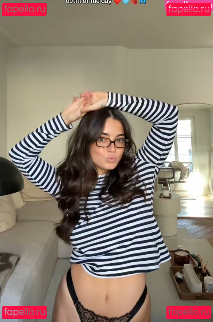 Julie Ferrat / julie_bliss / julieferrat Onlyfans Photo Gallery 