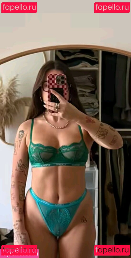 Julie Ferrat / julie_bliss / julieferrat Onlyfans Photo Gallery 