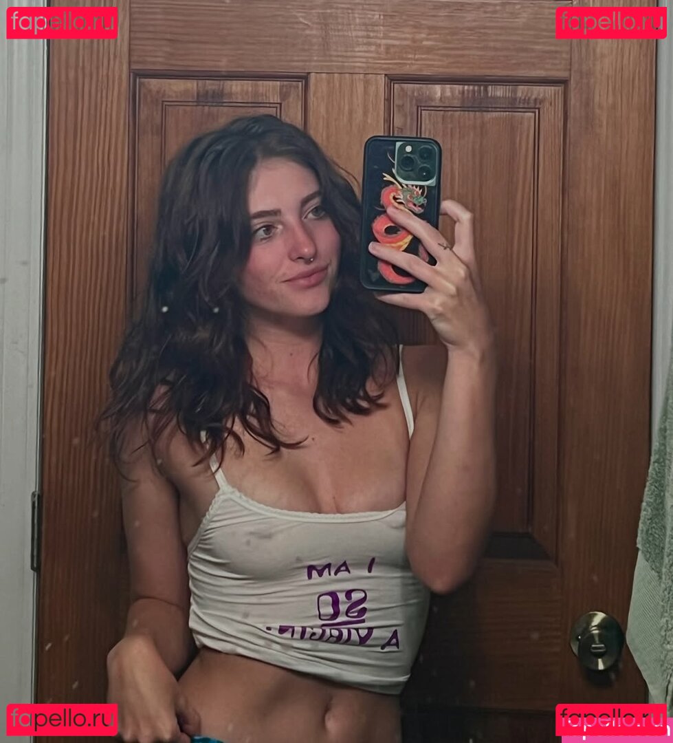 Discussion Thread / Willow Shields / WillowShields Onlyfans Photo Gallery 