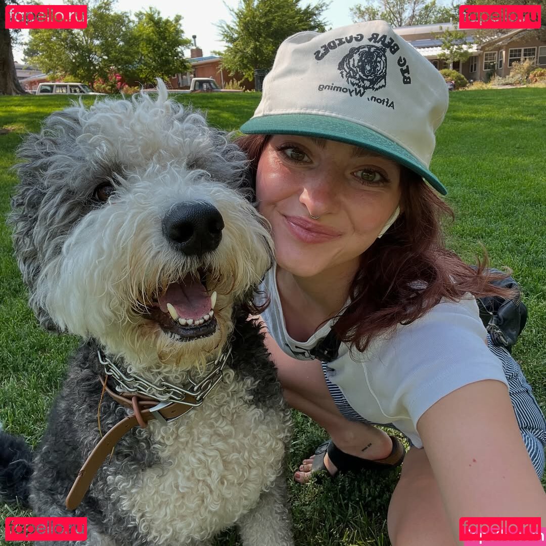 Discussion Thread / Willow Shields / WillowShields Onlyfans Photo Gallery 