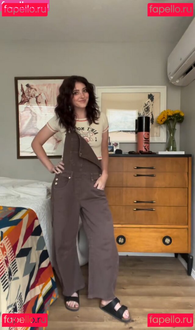 Discussion Thread / Willow Shields / WillowShields Onlyfans Photo Gallery 