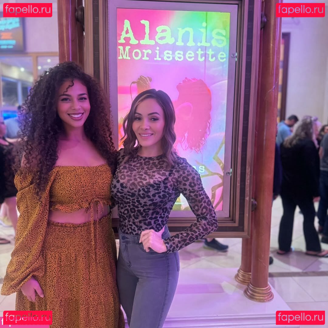 Melissa Santos / melissasantosofficial Onlyfans Photo Gallery 