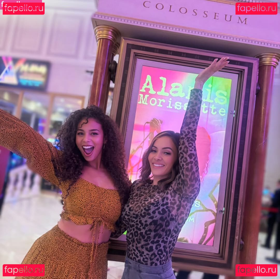 Melissa Santos / melissasantosofficial Onlyfans Photo Gallery 