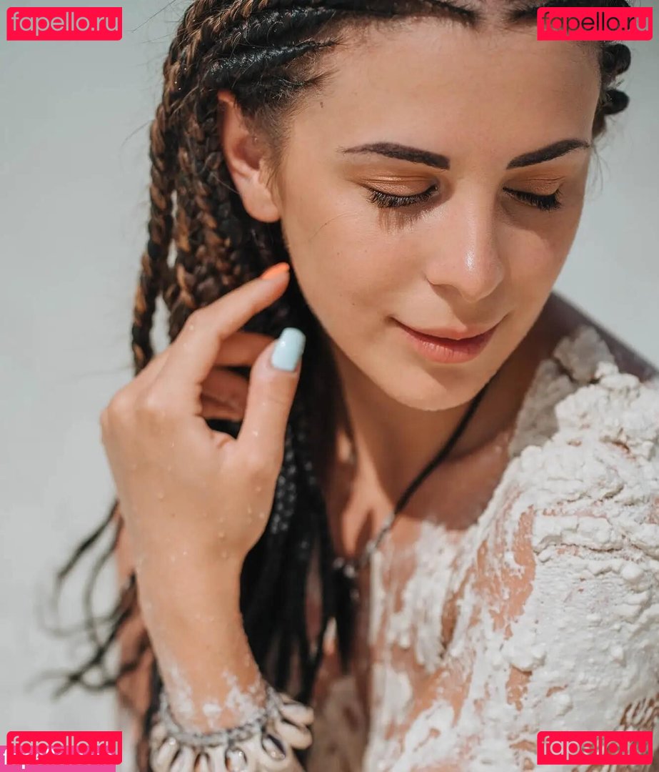 Alice Besik / Alice Kelly / Alisa / alice_besik / aliceonlyvip Onlyfans Photo Gallery 