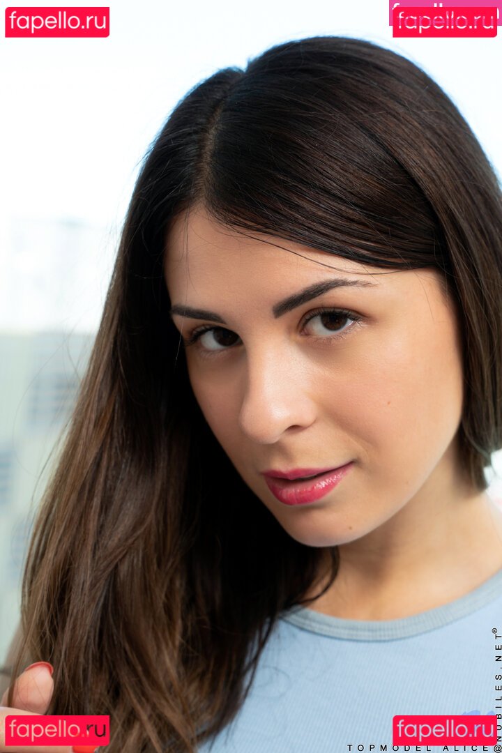Alice Besik / Alice Kelly / Alisa / alice_besik / aliceonlyvip Onlyfans Photo Gallery 