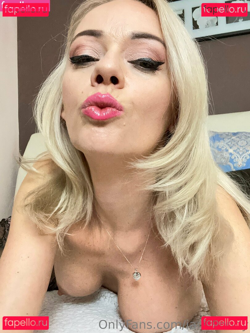 iamblondy Onlyfans Photo Gallery 